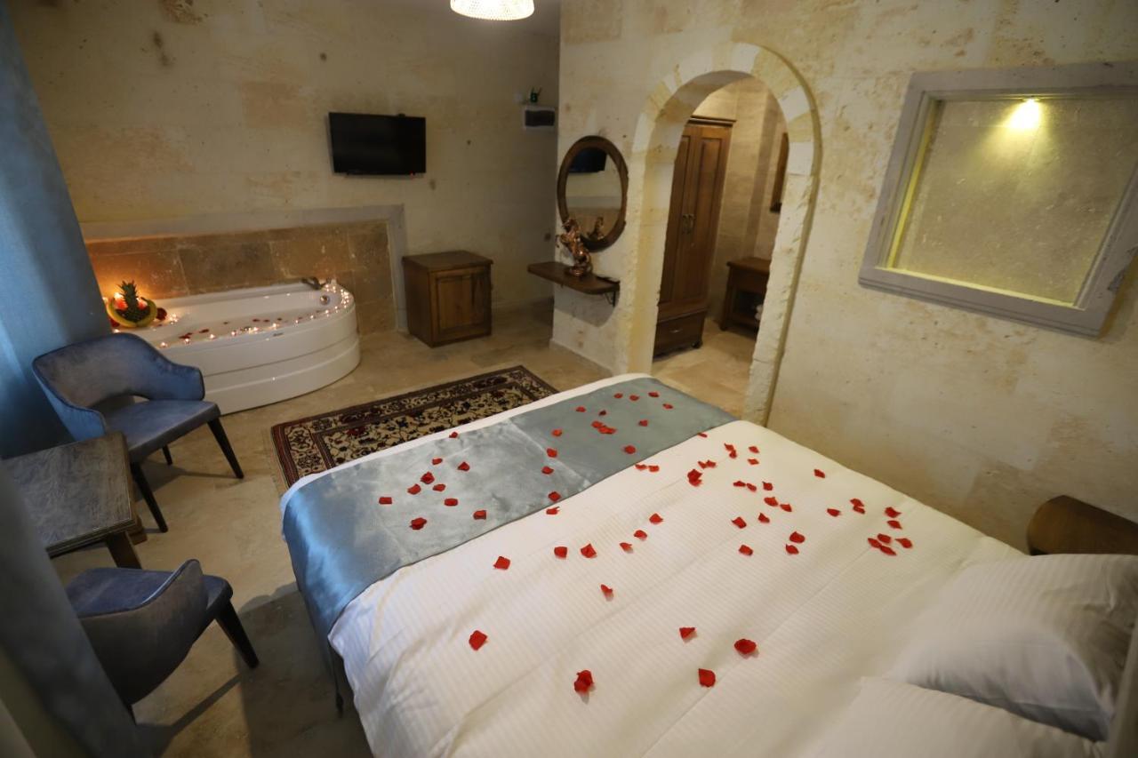 Faruk's Uchisar Castle Panorama House Hotel Nevşehir Bagian luar foto