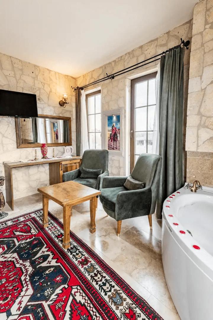 Faruk's Uchisar Castle Panorama House Hotel Nevşehir Bagian luar foto