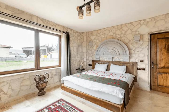 Faruk's Uchisar Castle Panorama House Hotel Nevşehir Bagian luar foto