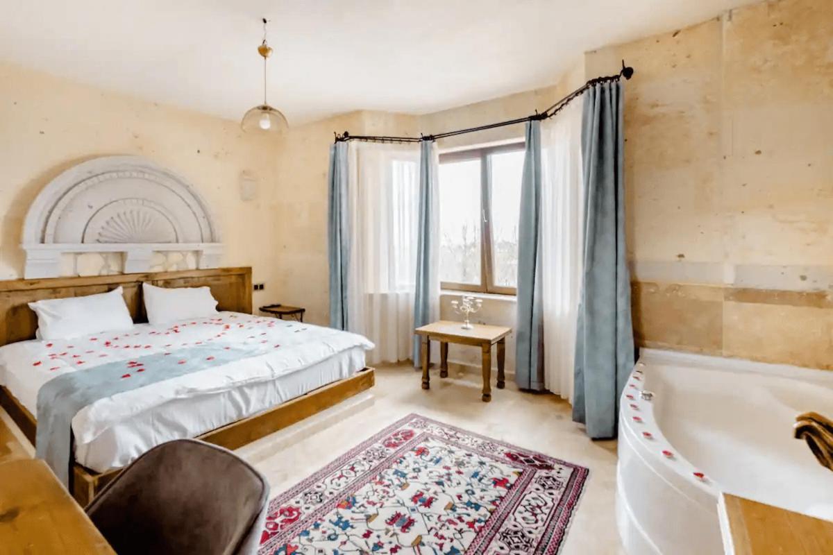 Faruk's Uchisar Castle Panorama House Hotel Nevşehir Bagian luar foto