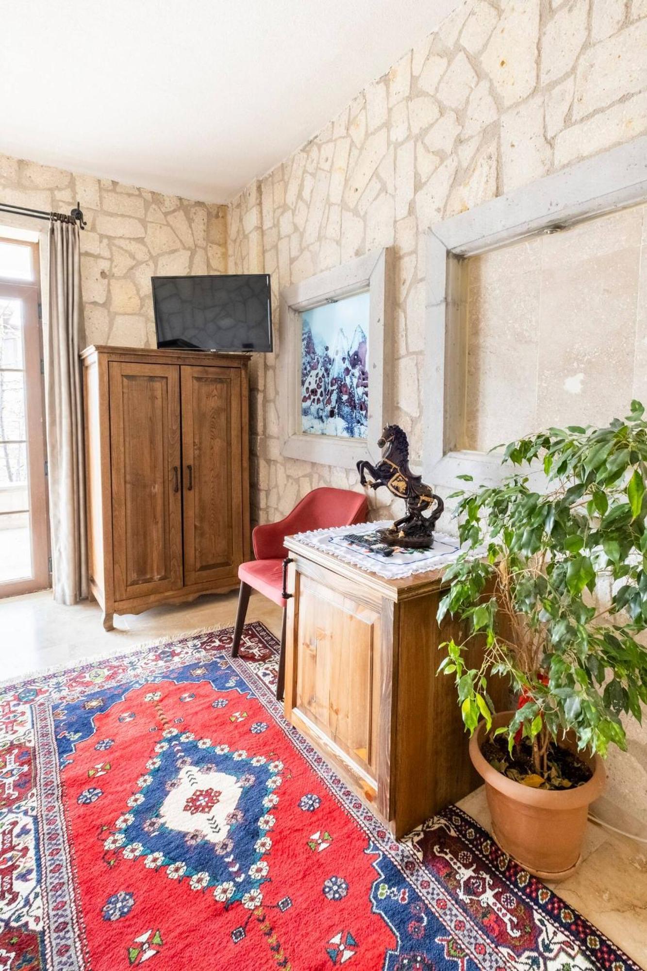 Faruk's Uchisar Castle Panorama House Hotel Nevşehir Bagian luar foto