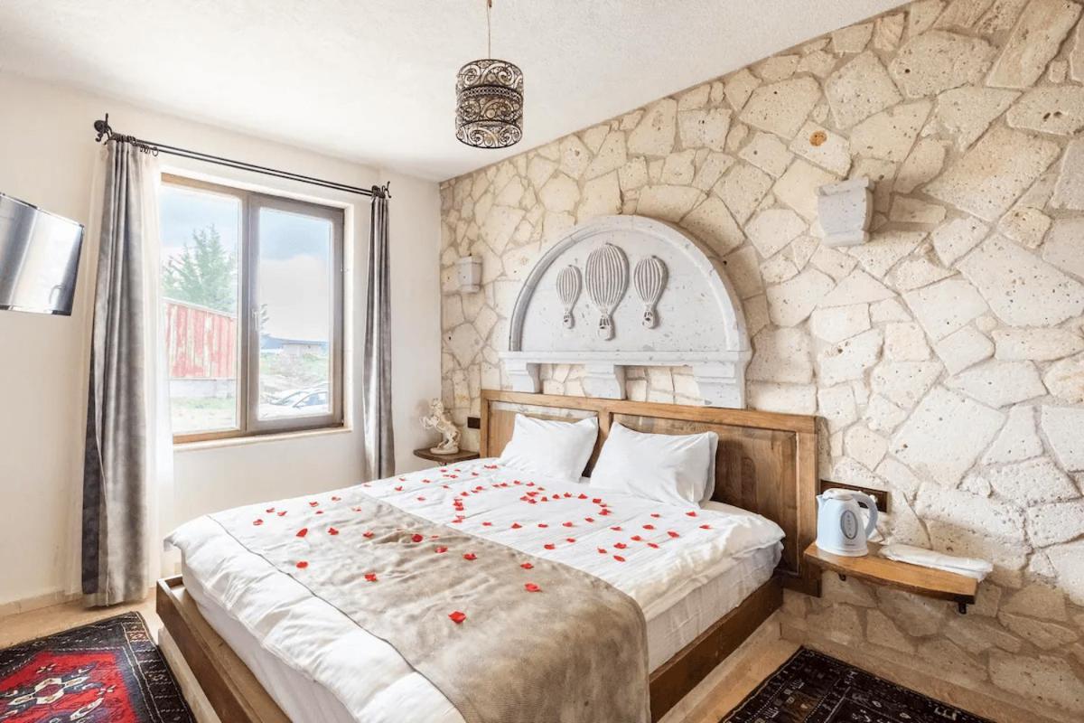 Faruk's Uchisar Castle Panorama House Hotel Nevşehir Bagian luar foto